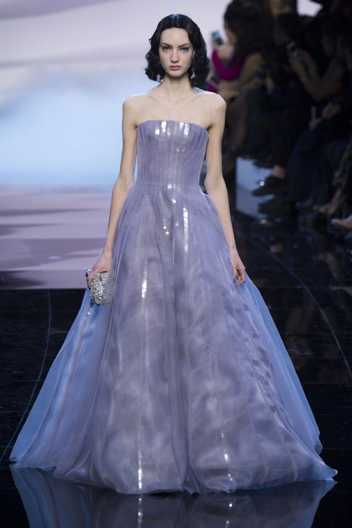 Armani Privé紫霞仙子婚纱礼服图片