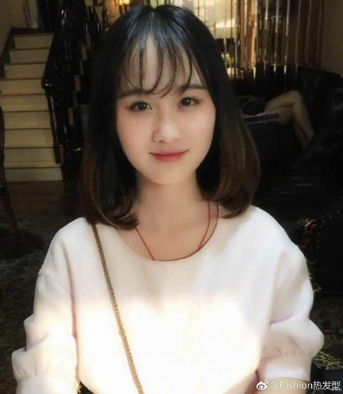 空气刘海美人自拍照参考