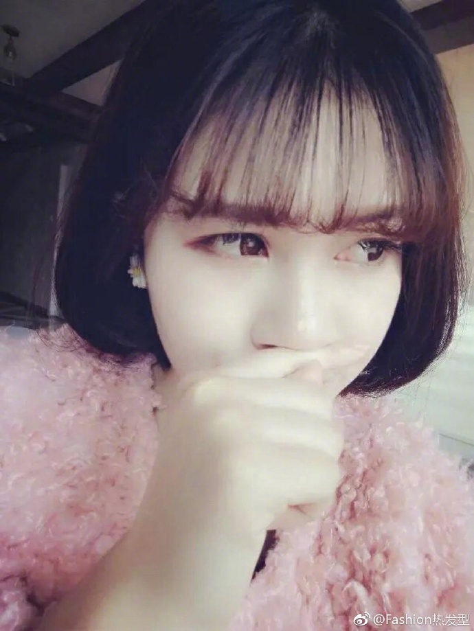 空气刘海美人自拍照参考