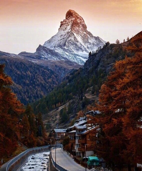 瑞士的秋天旅游风景图片