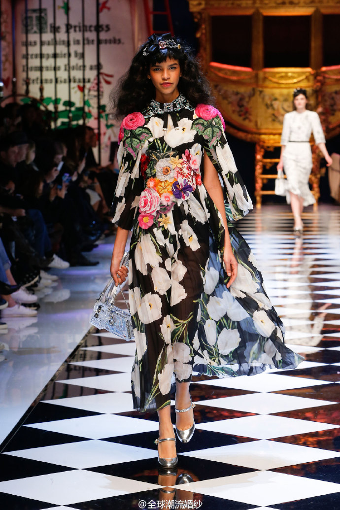 Dolce & Gabbana走秀款礼服图片