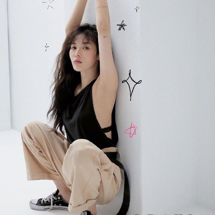 韩国美女明星金泫雅Grazia Korea12月刊封面图片