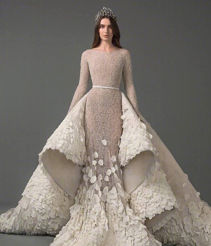 Saiid Kobeisy2019年新款宫廷华丽风婚纱礼服图片