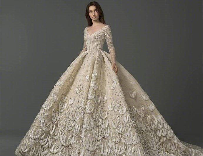 Saiid Kobeisy2019年新款宫廷华丽风婚纱礼服图片