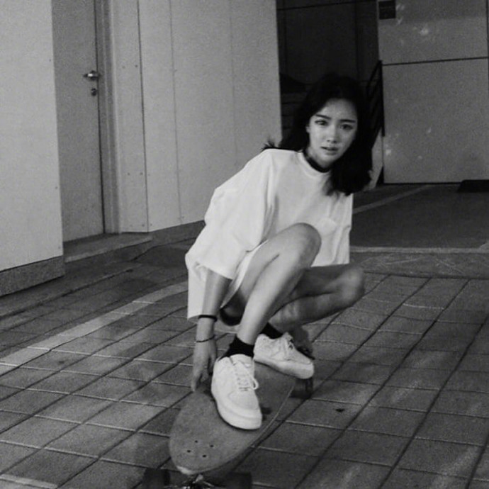 霸气女生头像图片 黑白头像女