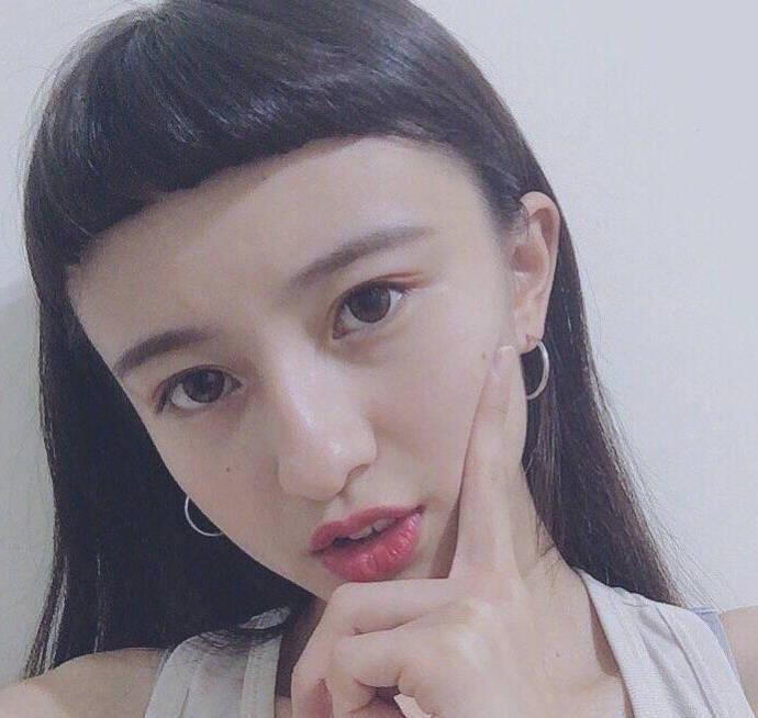 超减龄刘海女生图片 这样的半圆形刘海发型你敢