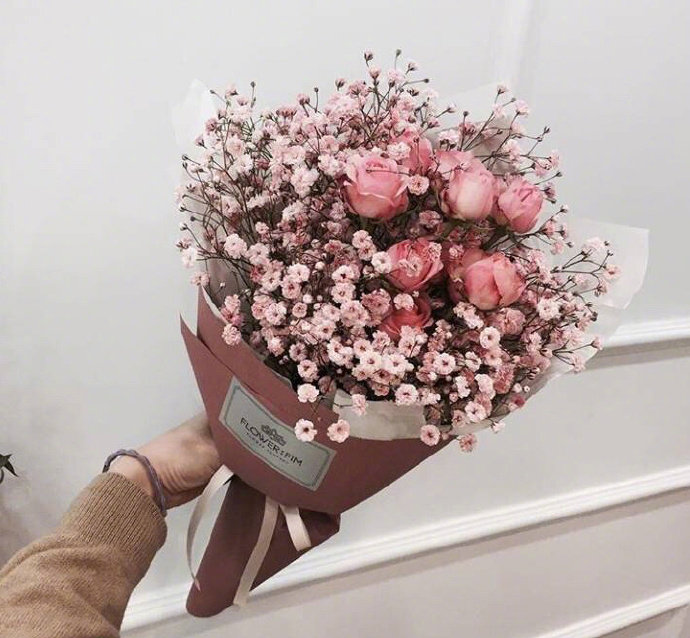 粉红色的花束图片