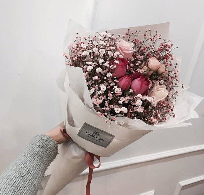 粉红色的花束图片