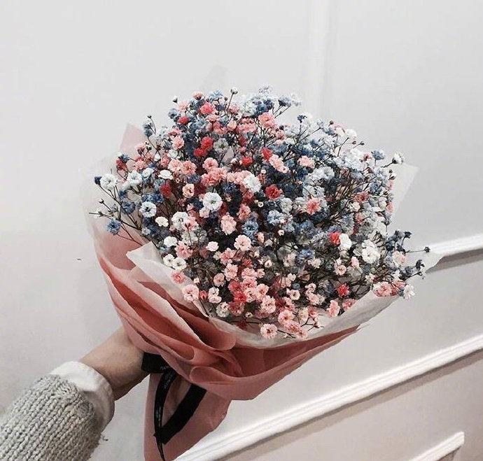 粉红色的花束图片