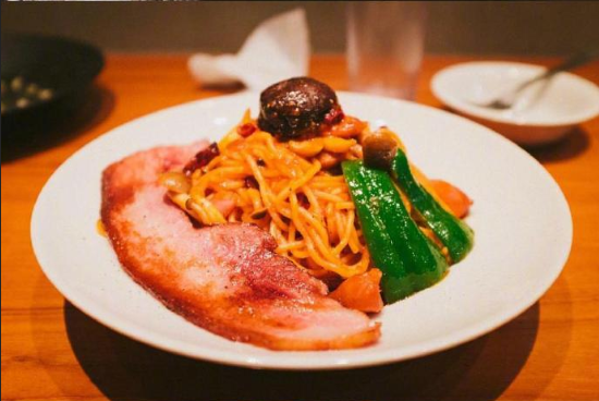 日式料理宵夜图片