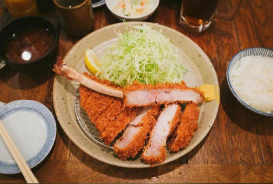 日式料理宵夜图片