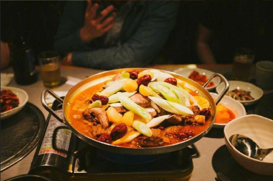 日式料理宵夜图片