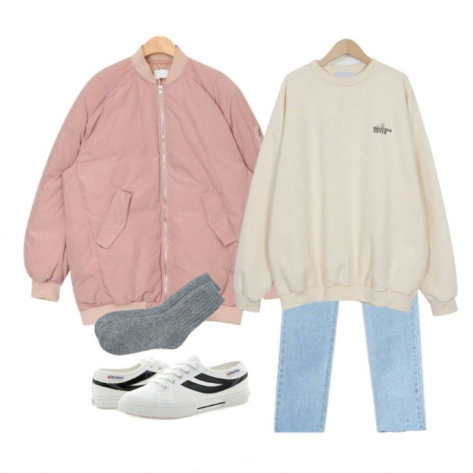 少女心爆棚的粉色韩版短款棉服搭配