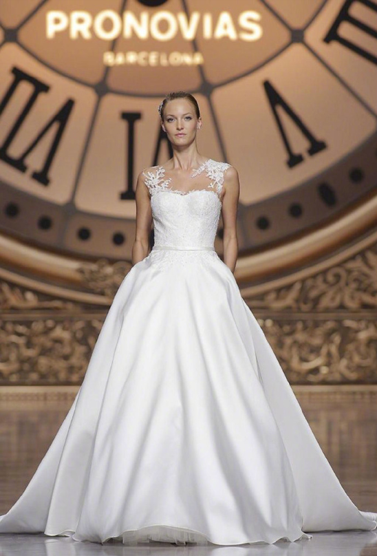 Pronovias 2018婚纱秀图片