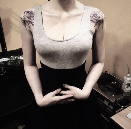 小花纹身图案