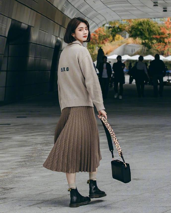 韩国美女模特闵智媛甜美气质图片