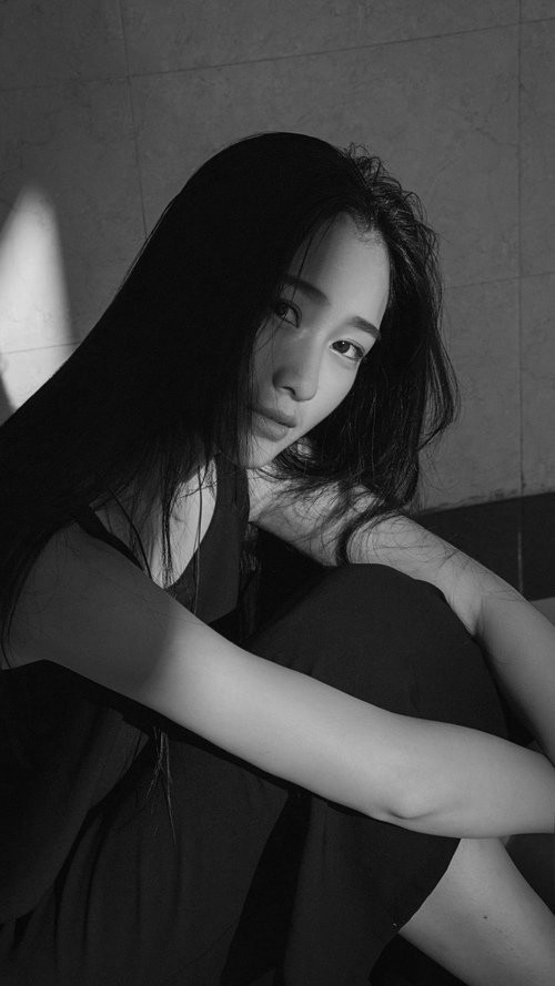 女生黑白头像图片 黑白照片