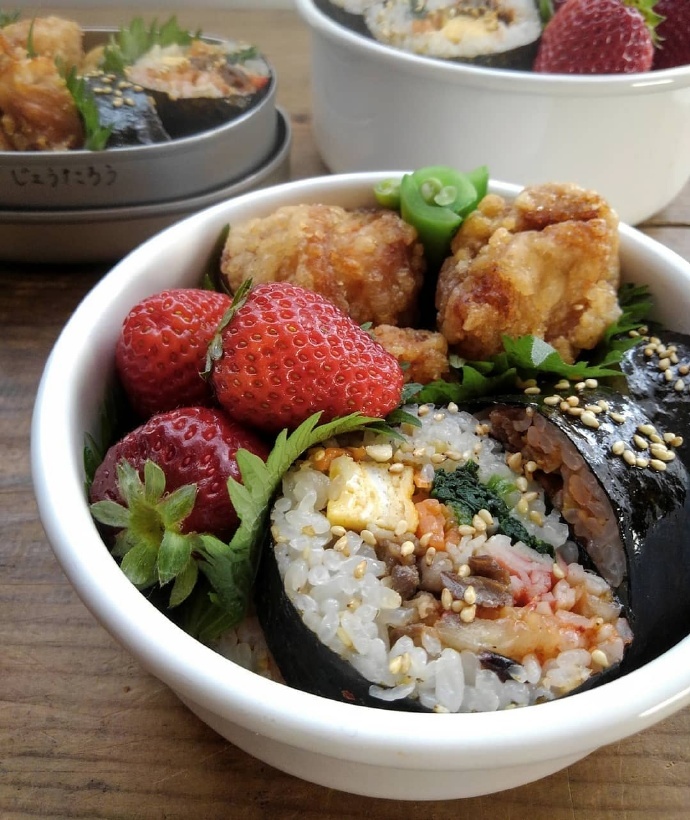 今日份的美食便当图片