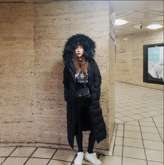 韩国美女明星少女时代泰妍欧尼古灵精怪可爱图