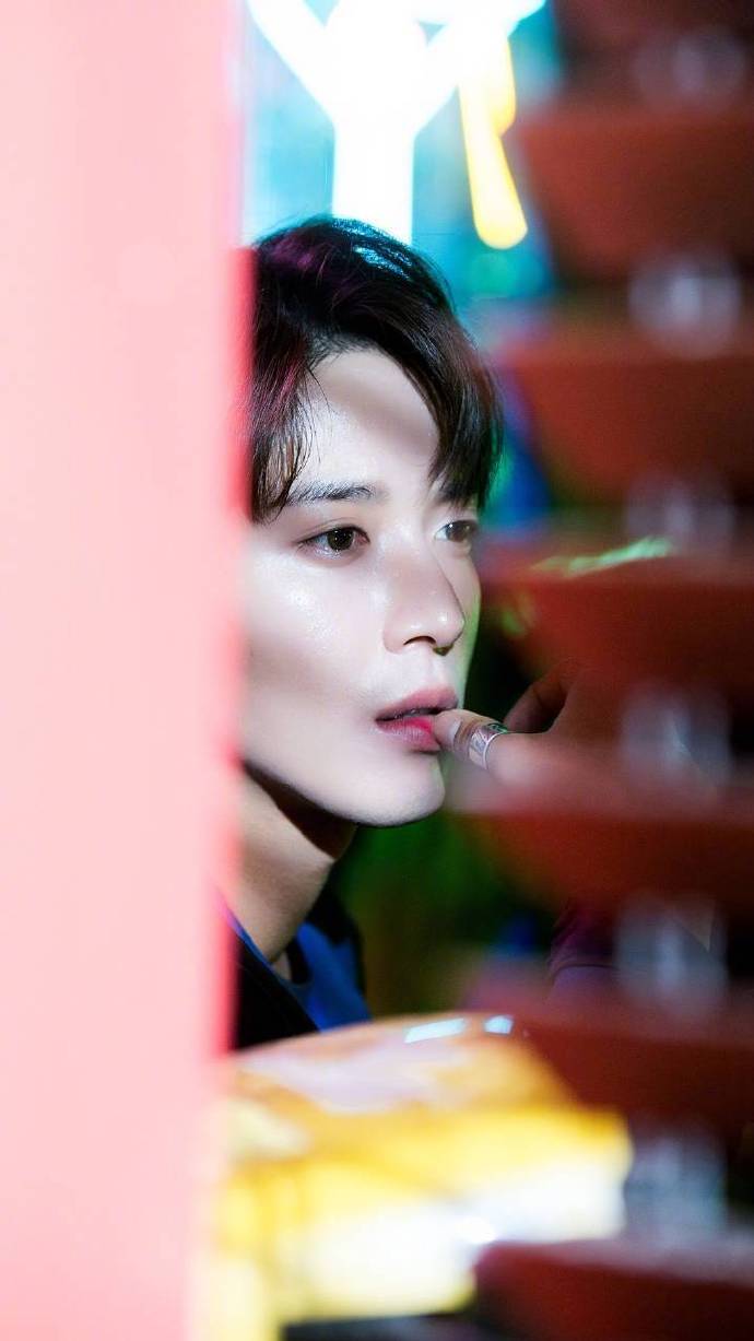 韩国男明星CNBLUE成员郑容和高清壁纸图片