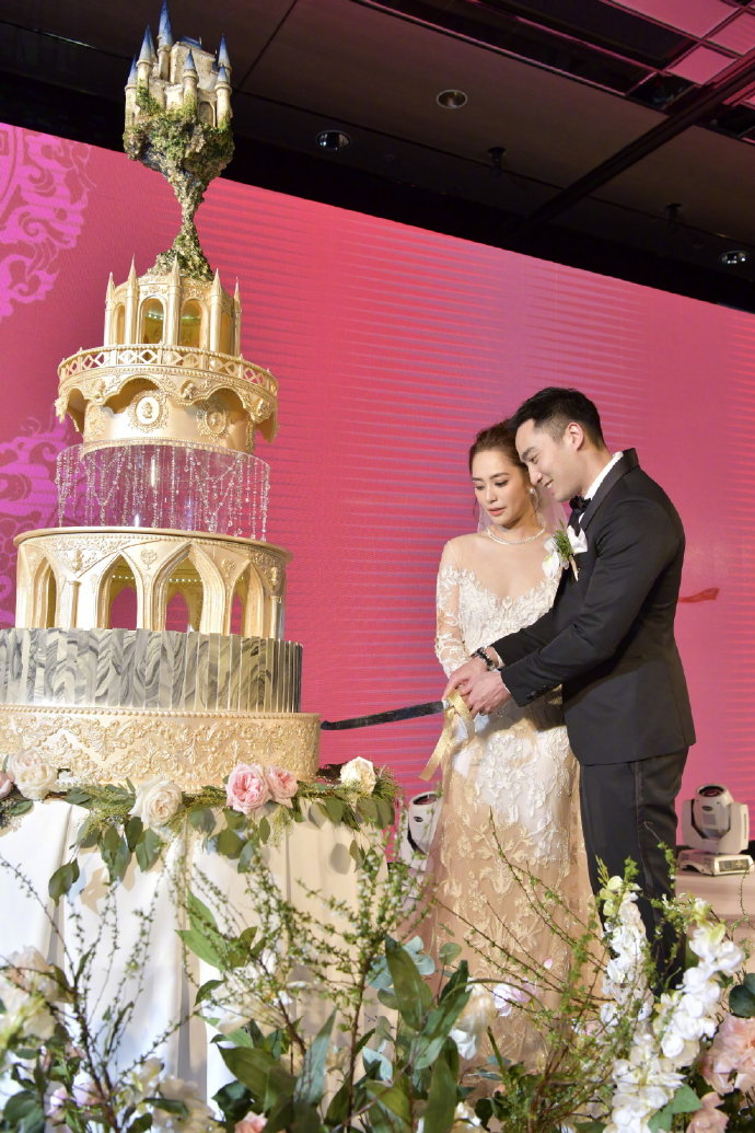香港美女明星钟欣桐阿娇婚礼图片