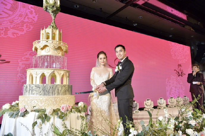 香港美女明星钟欣桐阿娇婚礼图片