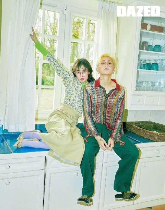 韩国明星泫雅x晓钟《DAZED》12月刊封面图片