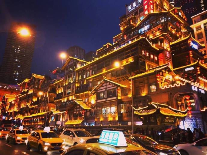 重庆洪崖洞夜景街道风景图片