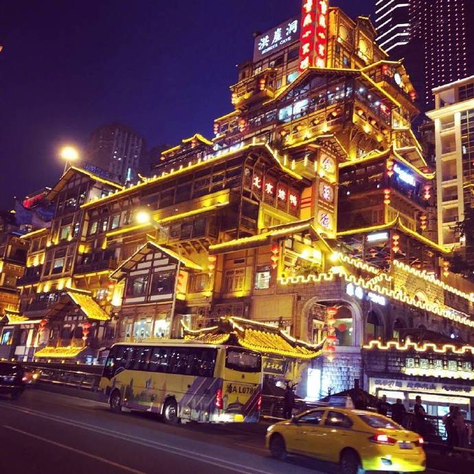 重庆洪崖洞夜景街道风景图片