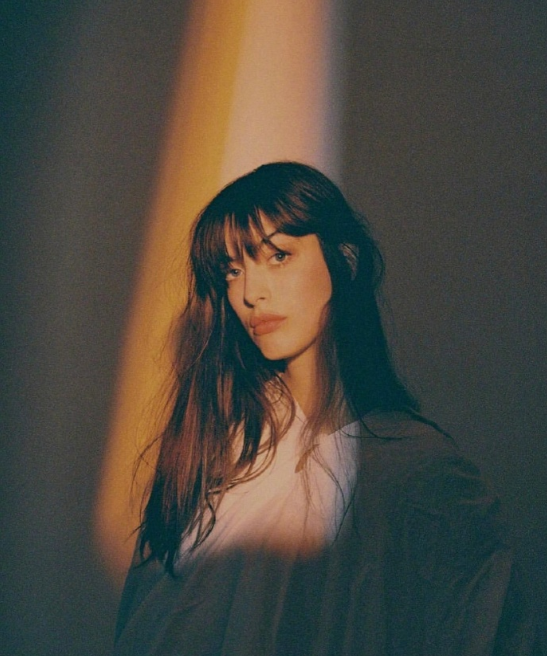 欧美美女法国模特Louise Follain慵懒气质图片