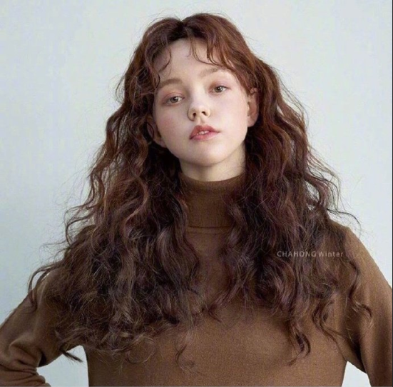 冬季的棕色长短发发型美女合集