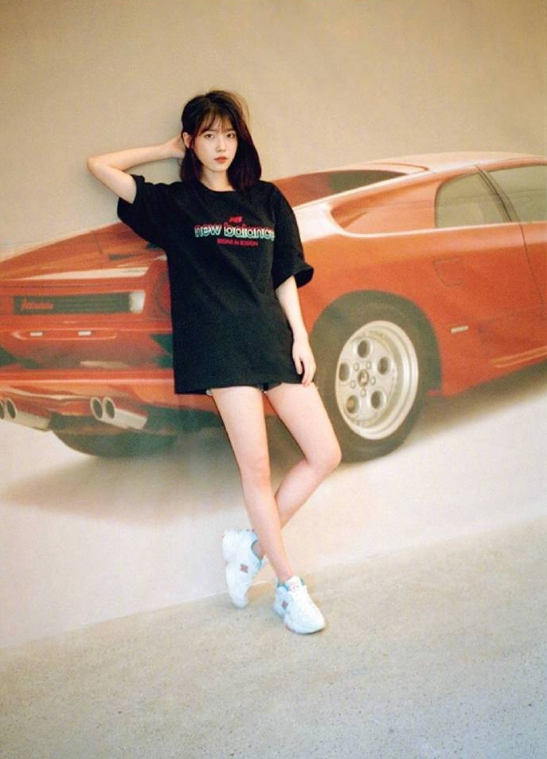 韩国美女歌手IU李知恩高清壁纸图片