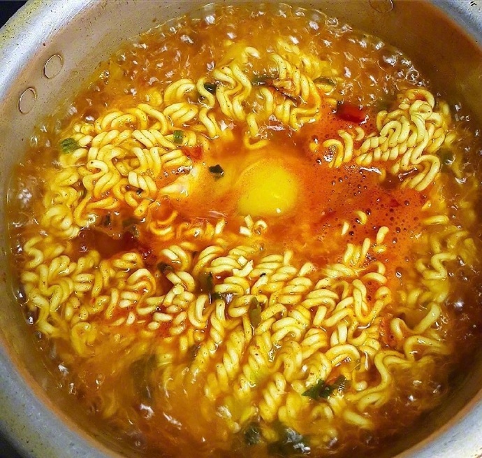 一到这个点就想吃泡面如何解