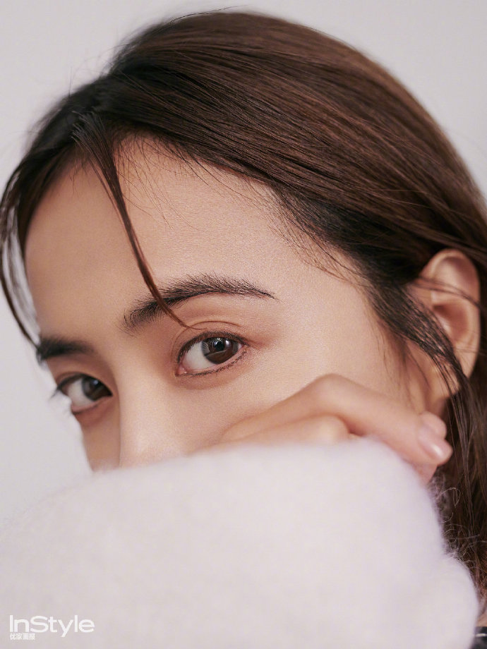 台湾美女明星蔡依林怪美的《Instyle优家画报》杂