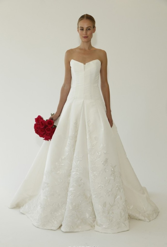 Oscar de la Renta婚纱图片 女人穿上婚纱的那一刻是
