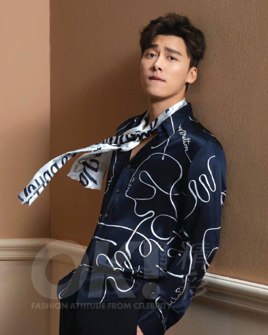 浓眉大眼男明星李易峰精美壁纸图片