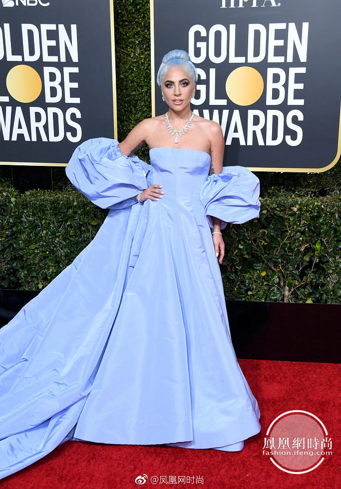 欧美女歌手LadyGaga76届金球奖颁典礼红毯造型图片