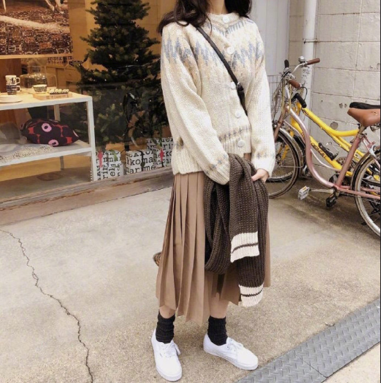 温柔又好看的冬日简约气质穿搭