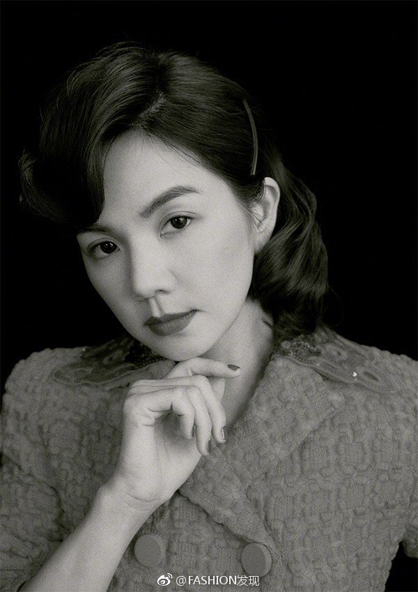 台湾美女明星陈嘉桦Ella《MilkX》复古封面图片