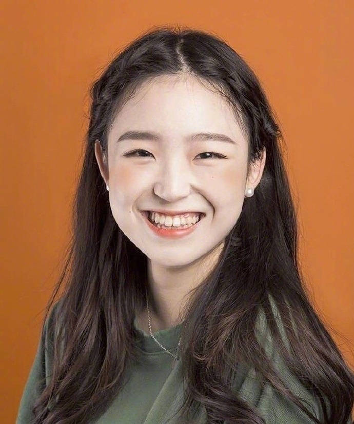 最美证件照发型妆容推荐