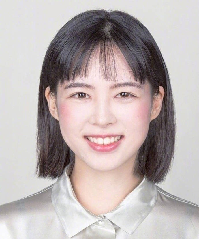 最美证件照发型妆容推荐