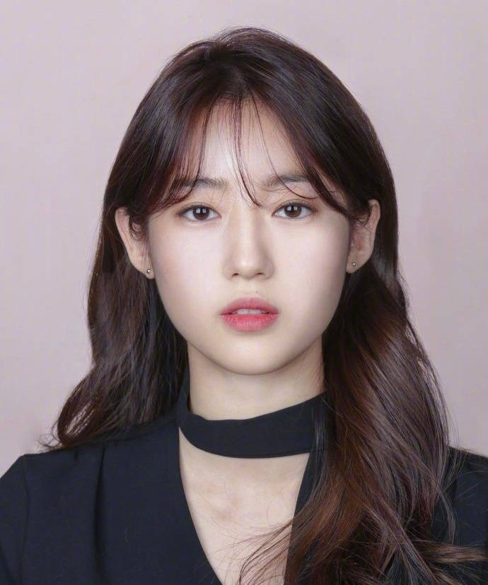 最美证件照发型妆容推荐