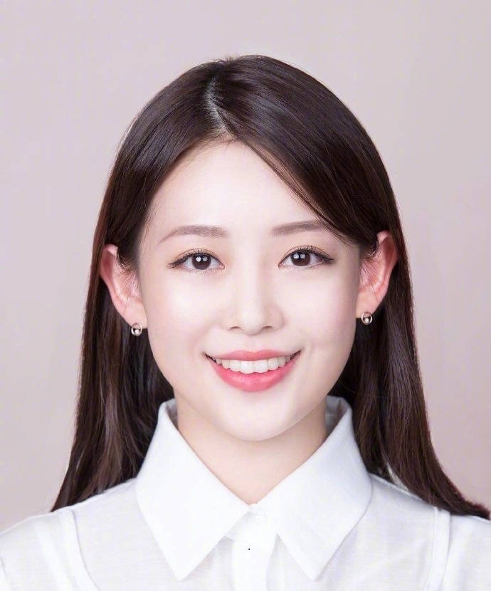 最美证件照发型妆容推荐