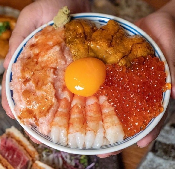 好想吃大虾和鳗鱼饭图片