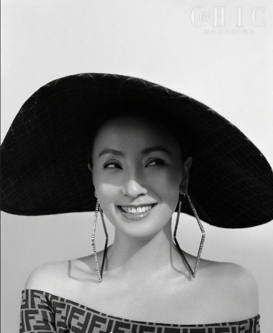 江苏美女明星陶虹《CHIC》封面图片