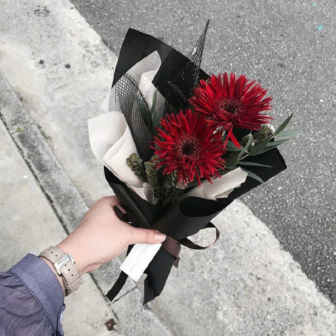 好运爆棚的小花束图片
