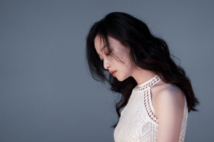 中国美女明星倪妮出席赖声川舞台剧《幺幺洞捌