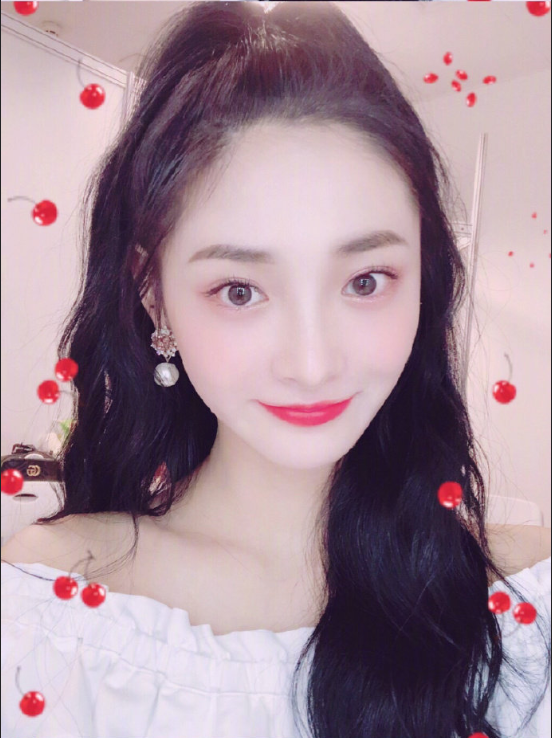 浙江美女明星周洁琼可爱自拍图片