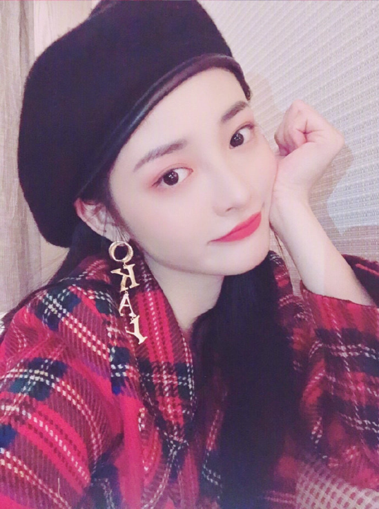 浙江美女明星周洁琼可爱自拍图片