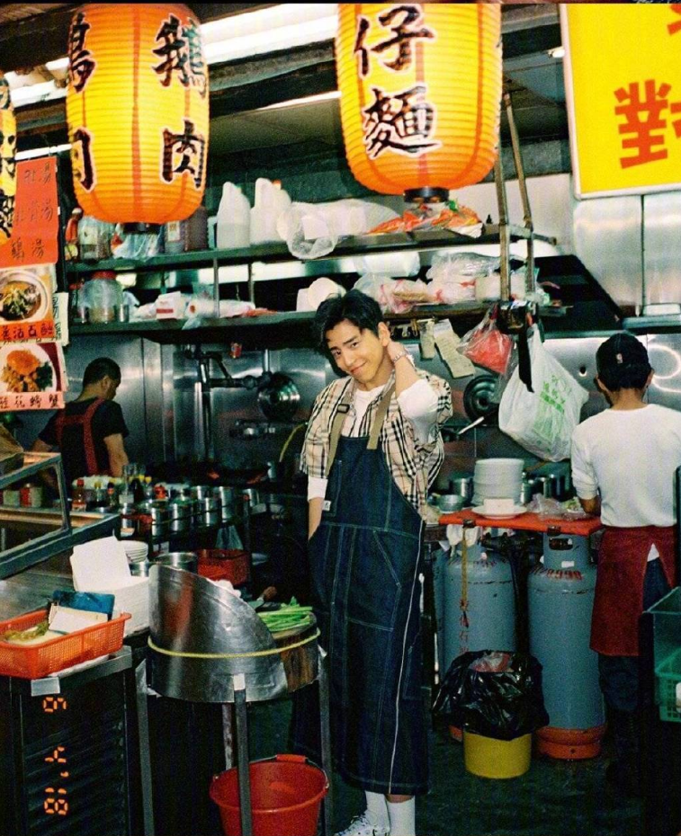 台湾美女明星郭采洁与小鲜肉王大陆杂志封面图